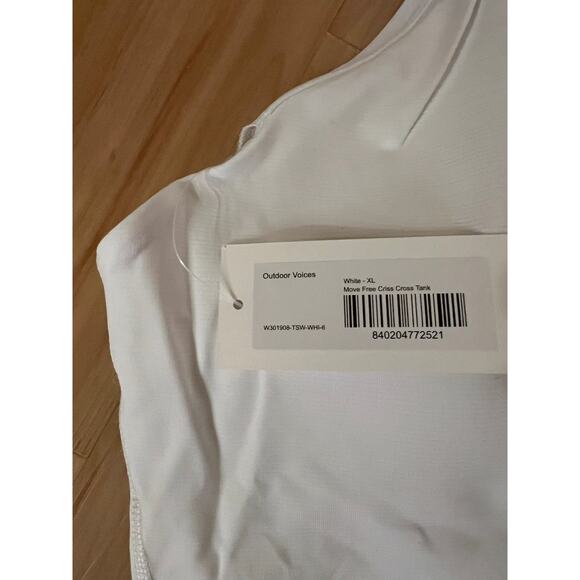 Outdoor Voices Move Free Criss Cross Tank - Picture 5 of 5